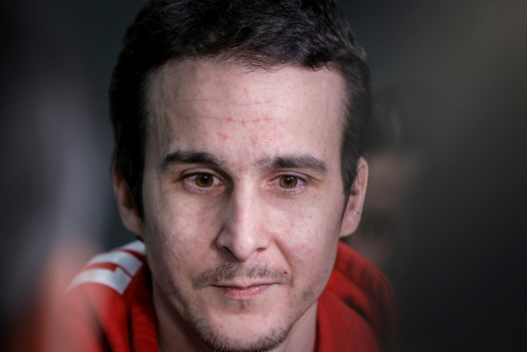 Tom Félix le 5 février 2026 à Roissy-Charles de Gaulle, près de Paris ( AFP / GEOFFROY VAN DER HASSELT )