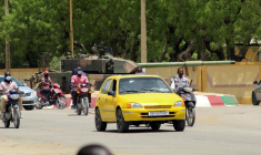 LA PRIORITÉ AU TCHAD EST DE SÉCURISER LA SITUATION, DIT LE DRIAN