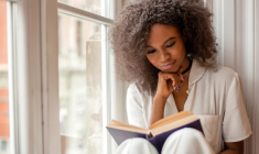 Les livres de développement personnel proposent de reprendre le contrôle du cours de sa vie crédit photo : Shutterstock