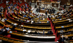 Les députés ont rétabli un article attendu de la loi de "simplification", pour mesurer les effets de nouvelles normes sur les petites et moyennes entreprises, mais dans la version défendue par les ciottistes et leurs alliés du RN ( AFP / Ludovic MARIN )