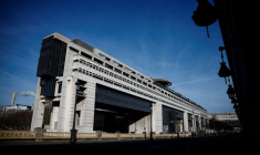 Le bâtiment du ministère français des Finances, également connu sous le nom de Bercy, est photographié à Paris