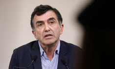 DES "CENTAINES DE MILLIERS" DE CAS PAR JOUR POSSIBLES EN JANVIER, PREVIENT FONTANET