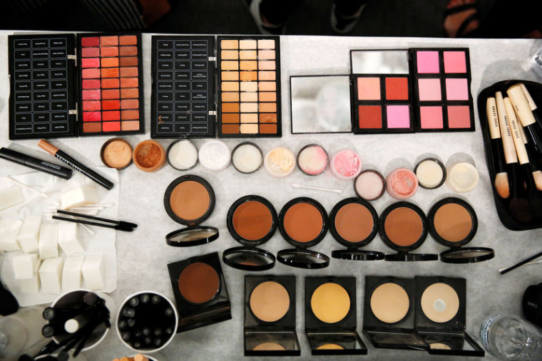 MODIFACE (L'ORÉAL) VA FOURNIR À AMAZON L'ESSAYAGE VIRTUEL DE MAQUILLAGE