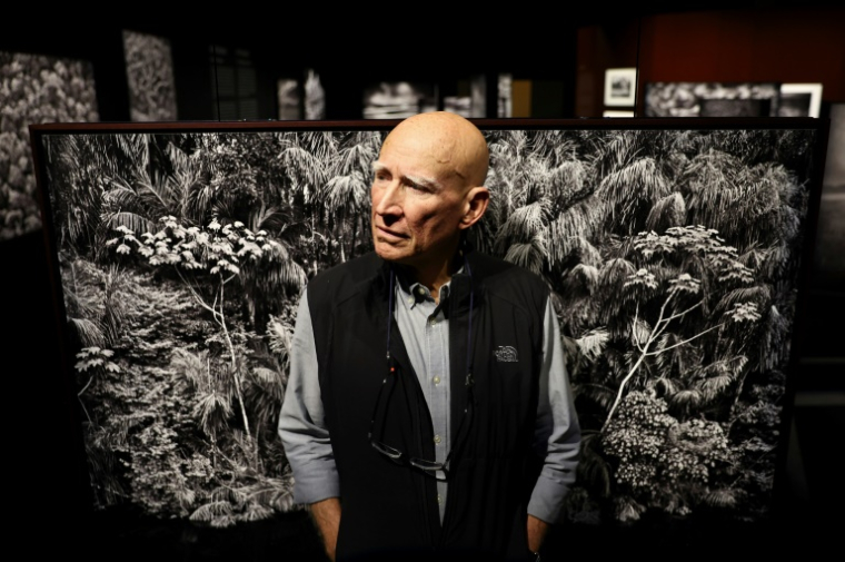 Le photographe franco-brésilien Sebastião Salgado lors d'une avant-première presse de son exposition Amazonia, le 19 octobre 2022 à Los Angeles, en Californie ( Getty / MARIO TAMA )
