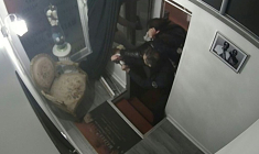 Capture d'écran de la vidéosurveillance de l'interpellation de Michel Zecler par des policiers à Paris le 27 novembre 2020 ( Michel Zecler / - )