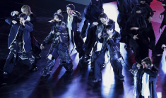 (De gauche à droite) Les membres du groupe de K-pop BTS – V, Jimin, J-Hope, Jin, Suga, Jungkook et RM – se produisent lors du concert marquant leur retour sur la place Gwanghwamun à Séoul, le 21 mars 2026 ( POOL / Kim Hong-Ji )