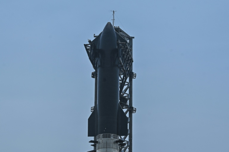 La fusée Starship de SpaceX sur la rampe de lancement avant son quatrième vol d'essai depuis Starbase, à Boca Chica, au Texas, le 5 juin 2024 ( AFP / CHANDAN KHANNA )