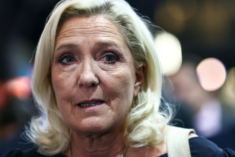 Marine Le Pen, candidate du RN à la présidentielle, lors du salon Batimat des professionnels de la construction, le 28 septembre 2026 à Paris ( AFP / Anne-Christine POUJOULAT )