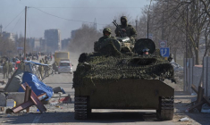 ZELENSKI DÉNONCE LA CAMPAGNE DE "TERREUR" VISANT MARIOUPOL