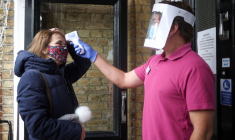 AU ROYAUME-UNI, LES NOUVEAUX CAS DE COVID-19 À UN PLUS BAS DEPUIS FIN SEPTEMBRE