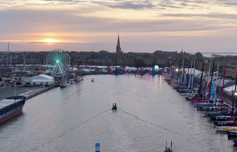 Les bateaux de la Route du Rhum prêts à s'élancer de Saint-Malo