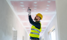 Suspendu pendant l’été, le parcours accompagné de MaPrimeRénov’ rouvrira le 30 septembre avec des conditions durcies et des plafonds d’aides abaissés. ( crédit photo : Getty Images )