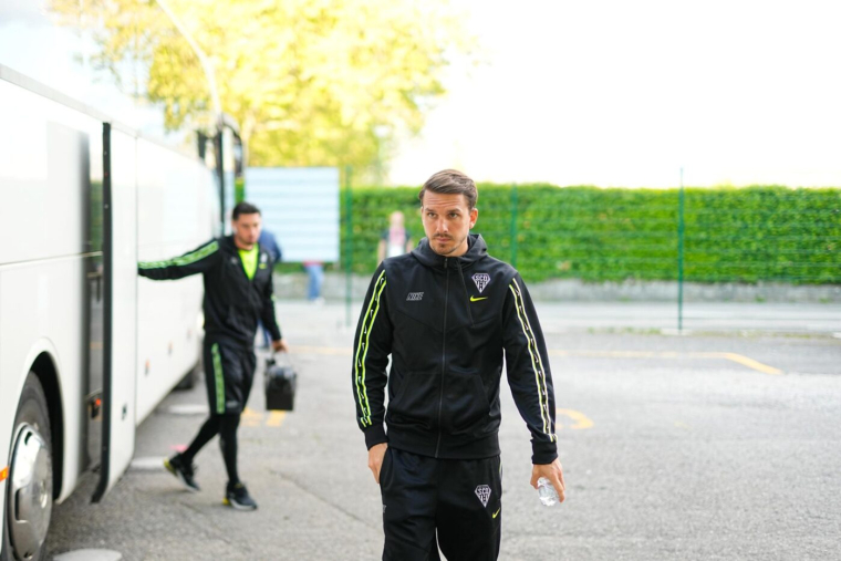 Être le plus gros salaire du club sans jouer : c'est possible