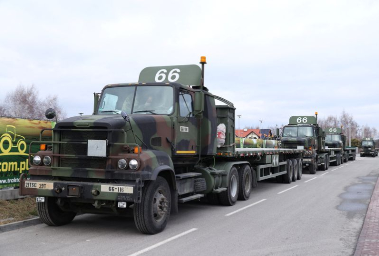 DES RENFORTS MILITAIRES AMÉRICAINS ARRIVENT EN POLOGNE