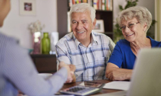 Immobilier : jusqu'à quel âge peut-on emprunter pour investir ? / iStock.com - gpointstudio