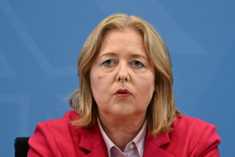 La ministre allemande du Travail Bärbel Bas lors d'une conférence de presse à la chancellerie à Berlin, le 3 septembre 2025 ( AFP / RALF HIRSCHBERGER )