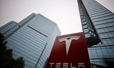 Un logo Tesla à Pékin, en Chine