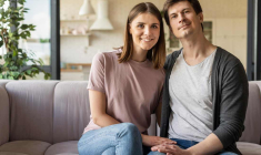 Le Revenu conseille une famille pour ses placements. (© Freepik)