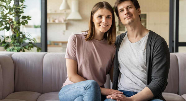 Le Revenu conseille une famille pour ses placements. (© Freepik)