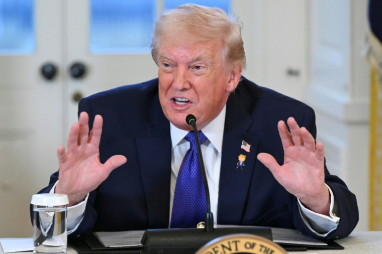 Le président américain Donald Trump lors d'une réunion avec des groupes pétroliers à Washington, le 9 janvier 2026 ( AFP / SAUL LOEB )