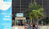 L'hôpital Felix Guyon de Bellepierre à Saint-Denis de la Réunion, le 13 décembre 2014 ( AFP / RICHARD BOUHET )