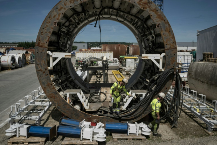 Un élément de tunnelier de l'entreprise Bessac, sur son site de Saint-Jory, près de Toulouse, le 11 juin 2026 ( AFP / Ed JONES )