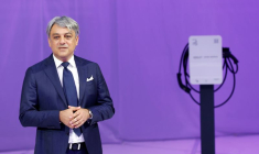 RENAULT: LUCA DE MEO ANTICIPE UNE HAUSSE DES PRIX DES VOITURES