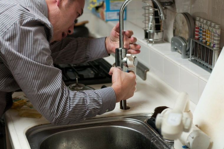 Confinement : Vous pourriez bientôt faire intervenir des artisans chez vous, mais sous certaines conditions