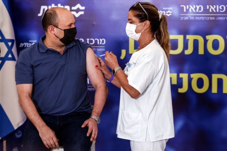 CORONAVIRUS: ISRAËL ÉLARGIT SA CAMPAGNE DE RAPPEL, LE PM OBTIENT SA TROISIÈME DOSE