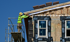 Construction d'une maison dans la ville d'Alhambra, en Californie, le 19 mars 2026. ( AFP / Frederic J. BROWN )