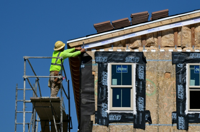 Construction d'une maison dans la ville d'Alhambra, en Californie, le 19 mars 2026. ( AFP / Frederic J. BROWN )