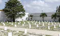 Le cimetière militaire de Thiaroye, près de Dakar, au Sénégal, le 23 octobre 2025 ( AFP / PATRICK MEINHARDT )