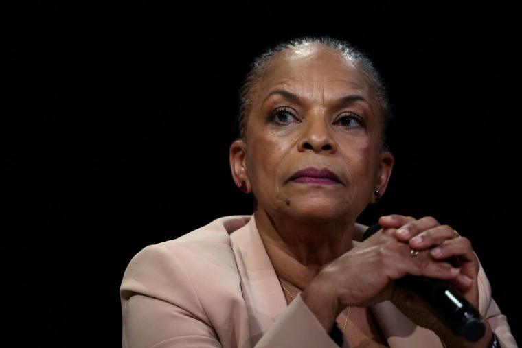CHRISTIANE TAUBIRA MET FIN À SA CAMPAGNE POUR LA PRÉSIDENTIELLE
