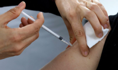 CORONAVIRUS: LA STRATÉGIE VACCINALE FRANÇAISE PERTINENTE CONTRE LE VARIANT BRITANNIQUE, DIT LA HAS