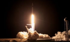 LA CAPSULE CREW DRAGON S'EST AMARRÉE À LA STATION SPATIALE INTERNATIONALE, DIT LA NASA