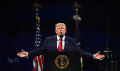 Le président américain Donald Trump prononce un discours sur l'esplanade du National Mall à Washington, le 4 juillet 2026 ( AFP / Alex WROBLEWSKI )