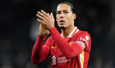 Van Dijk envoie un message explicite aux dirigeants de Liverpool