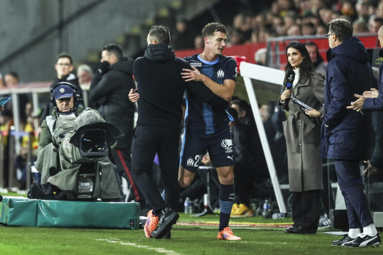 Roberto De Zerbi confus sur Benjamin Pavard