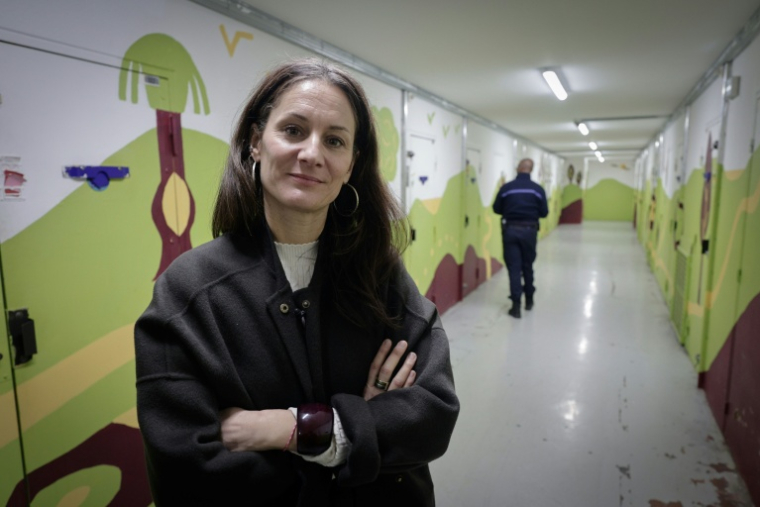 La députée des Hauts-de-Seine Elsa Faucillon lors d'une visite au centre pénitentiaire de Nanterre, le 15 janvier 2026 dans les Hauts-de-Seine ( AFP / STEPHANE DE SAKUTIN )