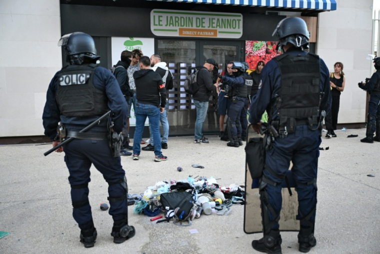 Contrôles policiers à Marseille, le 18 septembre 2025 ( AFP / Miguel MEDINA )