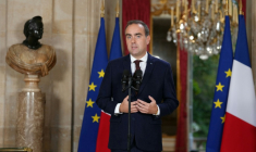 Le Premier ministre Sébastien Lecornu lors d'une allocation concernant la situation dans les lycées, le prix des carburants, la crise agricole et la situation financière de la France, le 7 octobre 2026 à l'hôtel de Matignon, à Paris ( POOL / Dimitar DILKOFF )