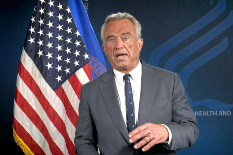 Capture d'écran montrant le secrétaire américain à la Santé, Robert F. Kennedy Jr., dans un message vidéo diffusé à l'Assemblée mondiale de la Santé, à Genève, le 20 mai 2025 ( Organisatin mondiale de la Santé (OMS)) / - )