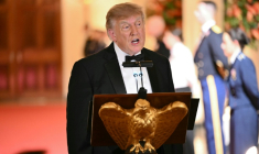 Le président américain Donald Trump parle lors du dîner de gala en l'honneur du président chinois Xi Jinping, le 24 septembre 2026 à la Maison Blanche, à Washington ( AFP / Brendan SMIALOWSKI )