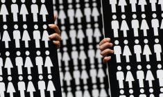 L'essor de l'intelligence artificielle pourrait renforcer les disparités de genre sur le marché du travail si aucune mesure n'est prise, avertissent des responsables du Forum économique mondial et de LinkedIn  ( AFP / Jim WATSON )