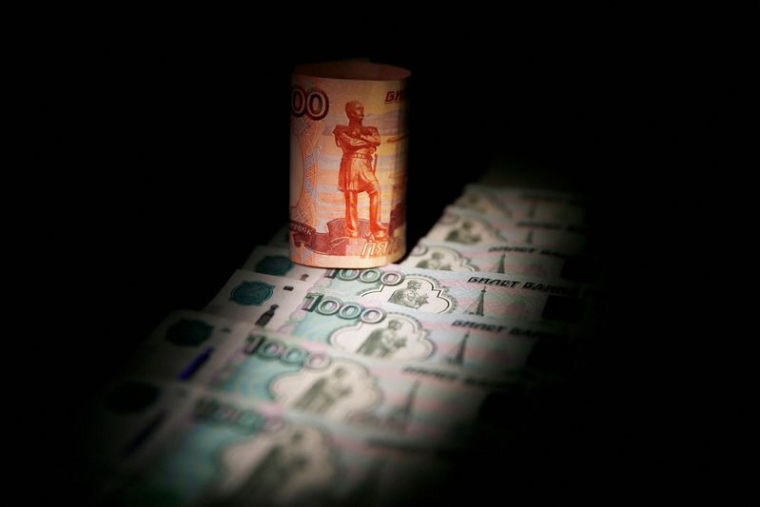 NOUVELLES SANCTIONS EUROPÉENNES CONTRE MOSCOU, SUSPENSION DES POURPARLERS