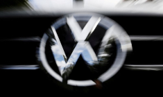 VOLKSWAGEN RÉDUIT SON OBJECTIF DE LIVRAISONS POUR 2021 EN RAISON DE LA PÉNURIE DE PUCES