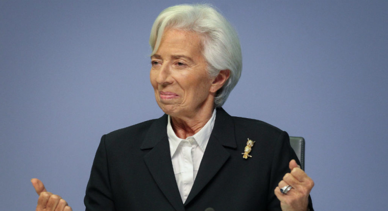 Ni «faucon» ni «colombe», Christine Lagarde se considère plutôt comme «chouette», animal qu'elle arborait lors de la dernière réunion de la BCE. (© D. Roland / AFP)