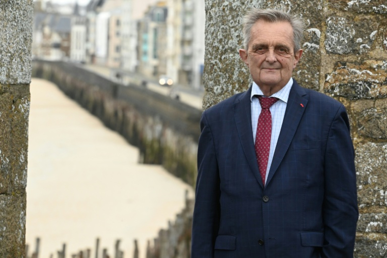 Le maire de Saint-Malo, Gilles Lurton, le 9 décembre 2025 à Saint-Malo, en Ille-et-Vilaine ( AFP / JEAN-FRANCOIS MONIER )