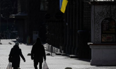 LA RUSSIE RÉORGANISE SES TROUPES PRÈS DE KIEV, L'UE PRÉPARE SA RIPOSTE