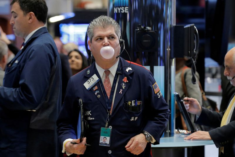 Les traders travaillent sur le parquet de la Bourse de New York (NYSE)